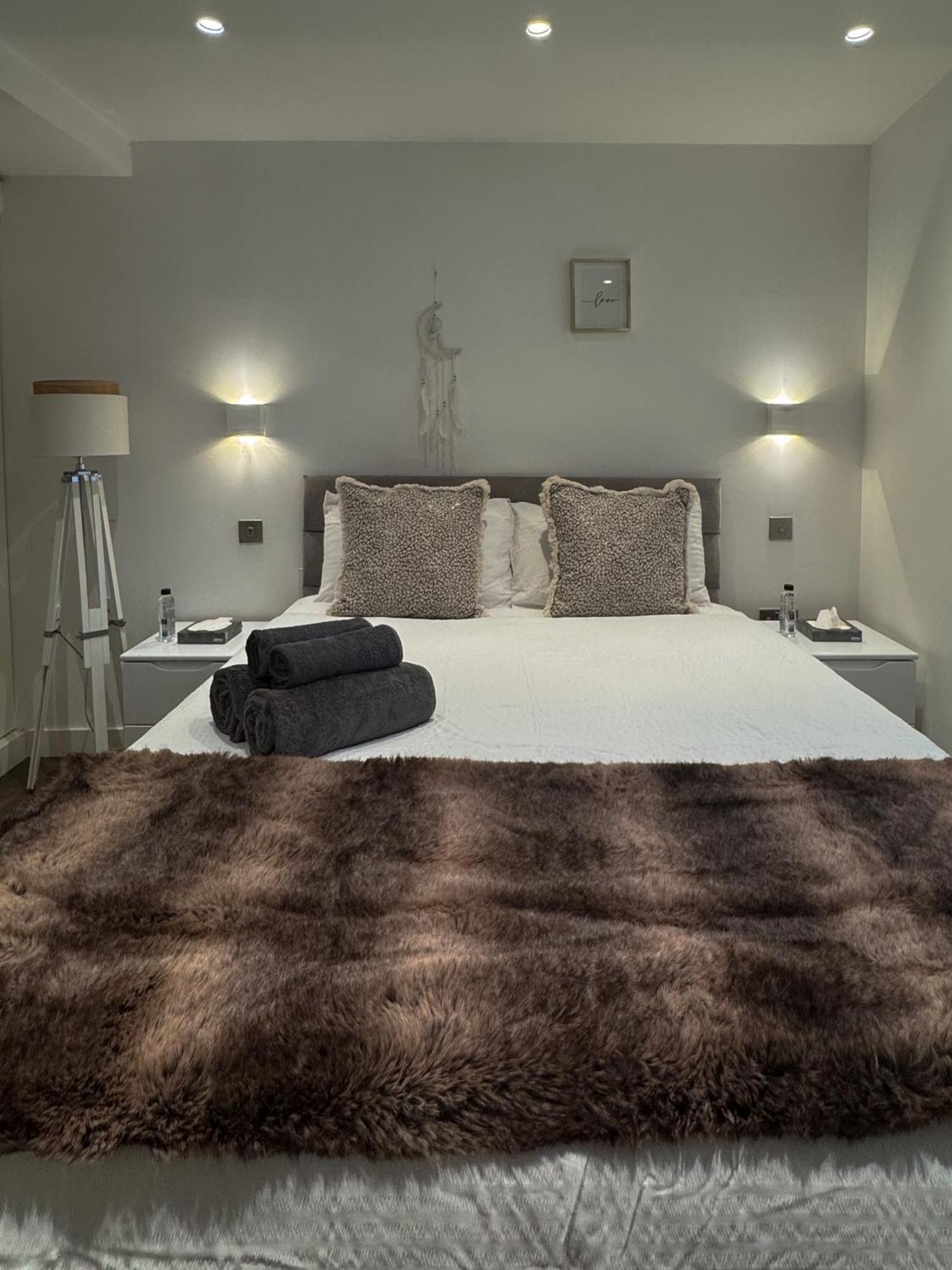 Mayfair 2 Beds Flat Near Bond Street, Opposite Selfridges On Oxford Street 伦敦 外观 照片